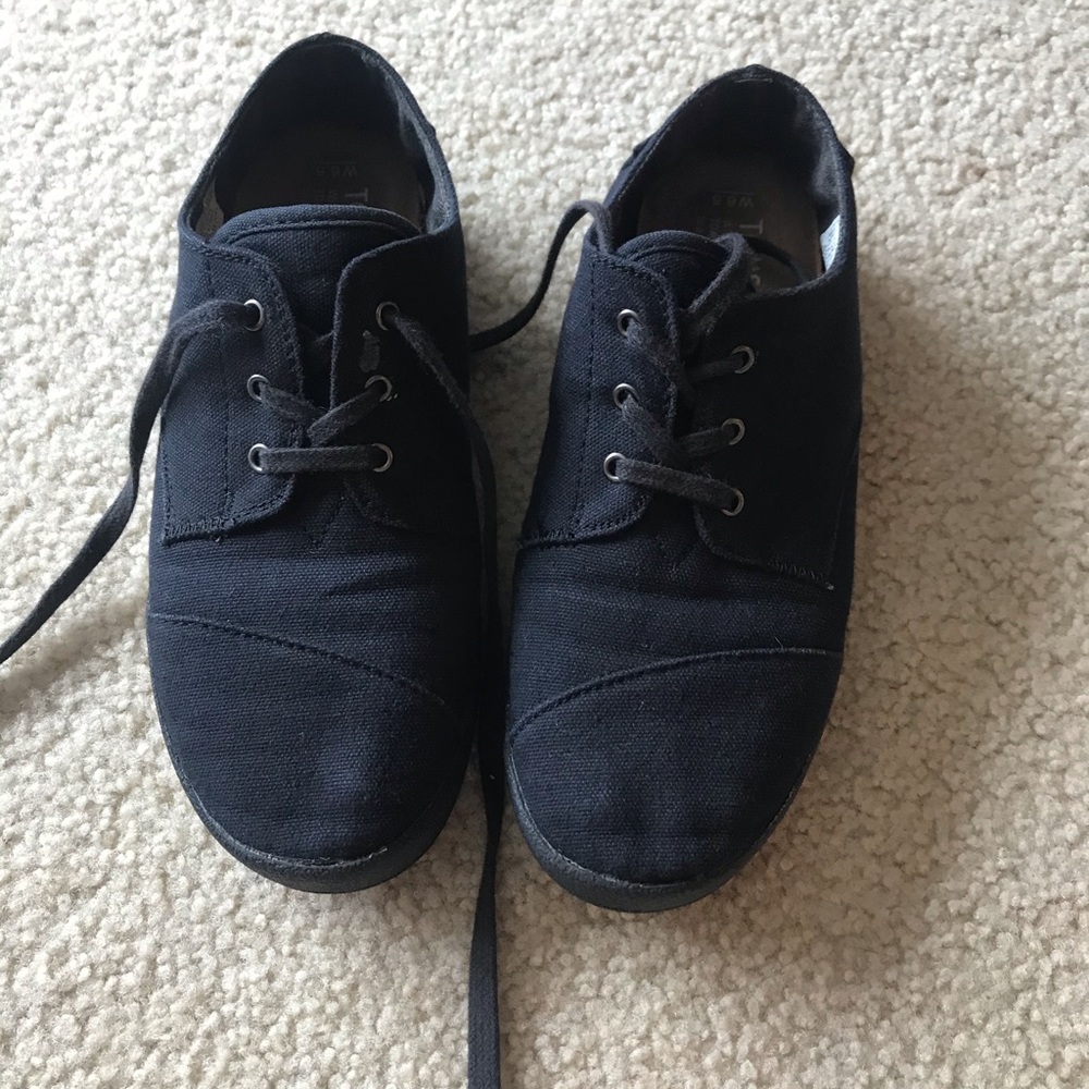 Toms sneakers